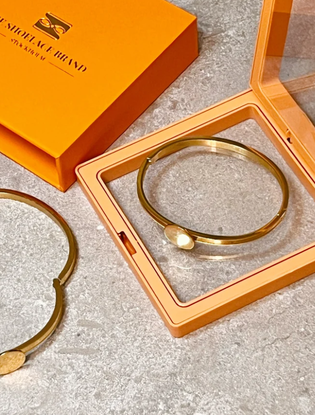 Armband med charm