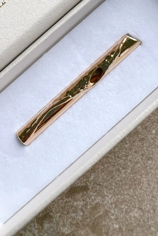 Oma Vase Brooch