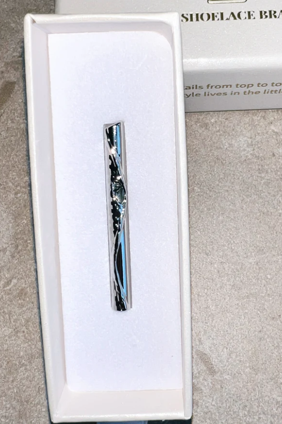 Oma Vase Brooch