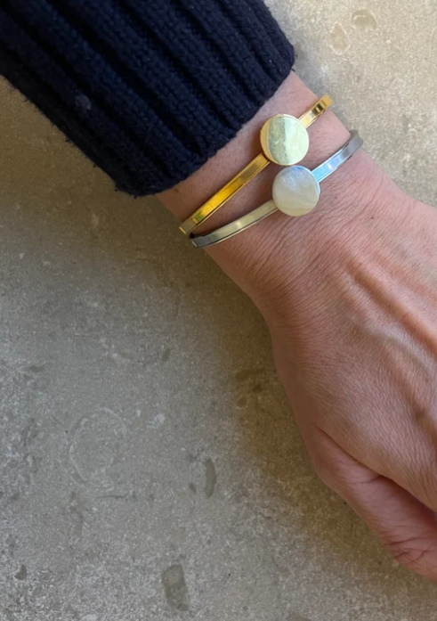 Armband med charm