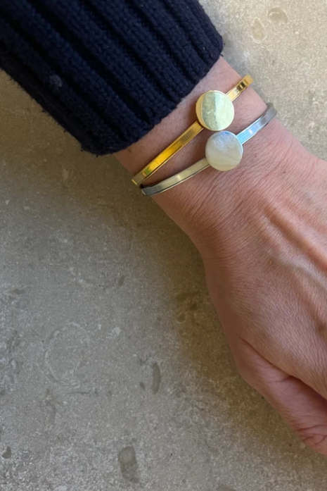 Armband med charm