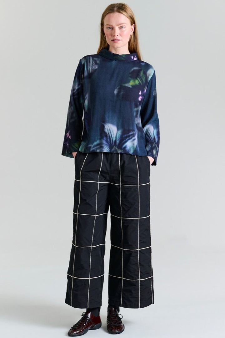 Transition Flower Blus