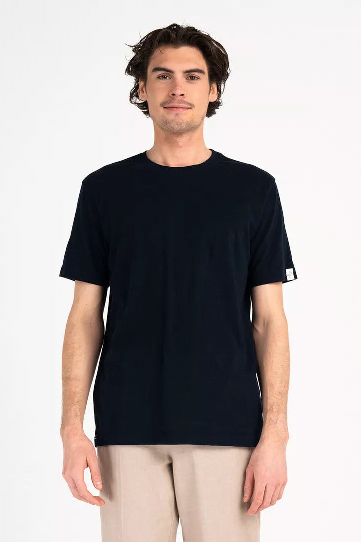 Tee Perus